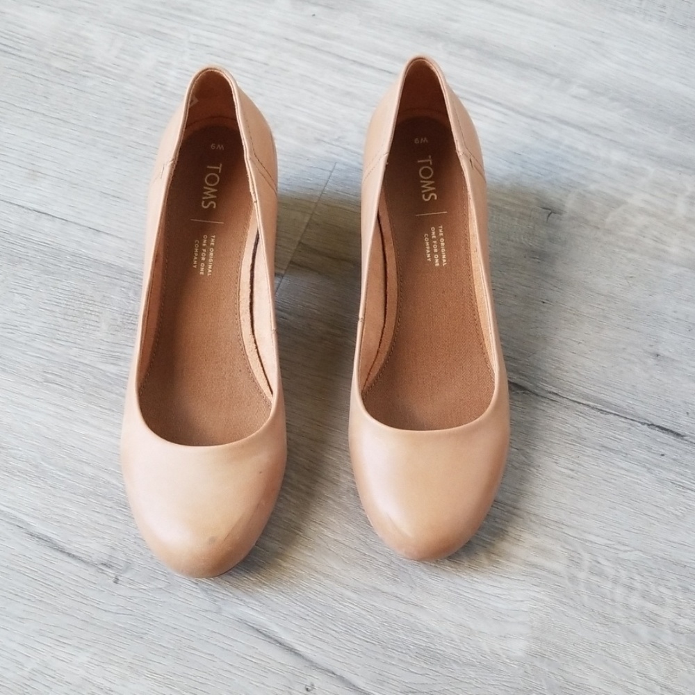 Toms